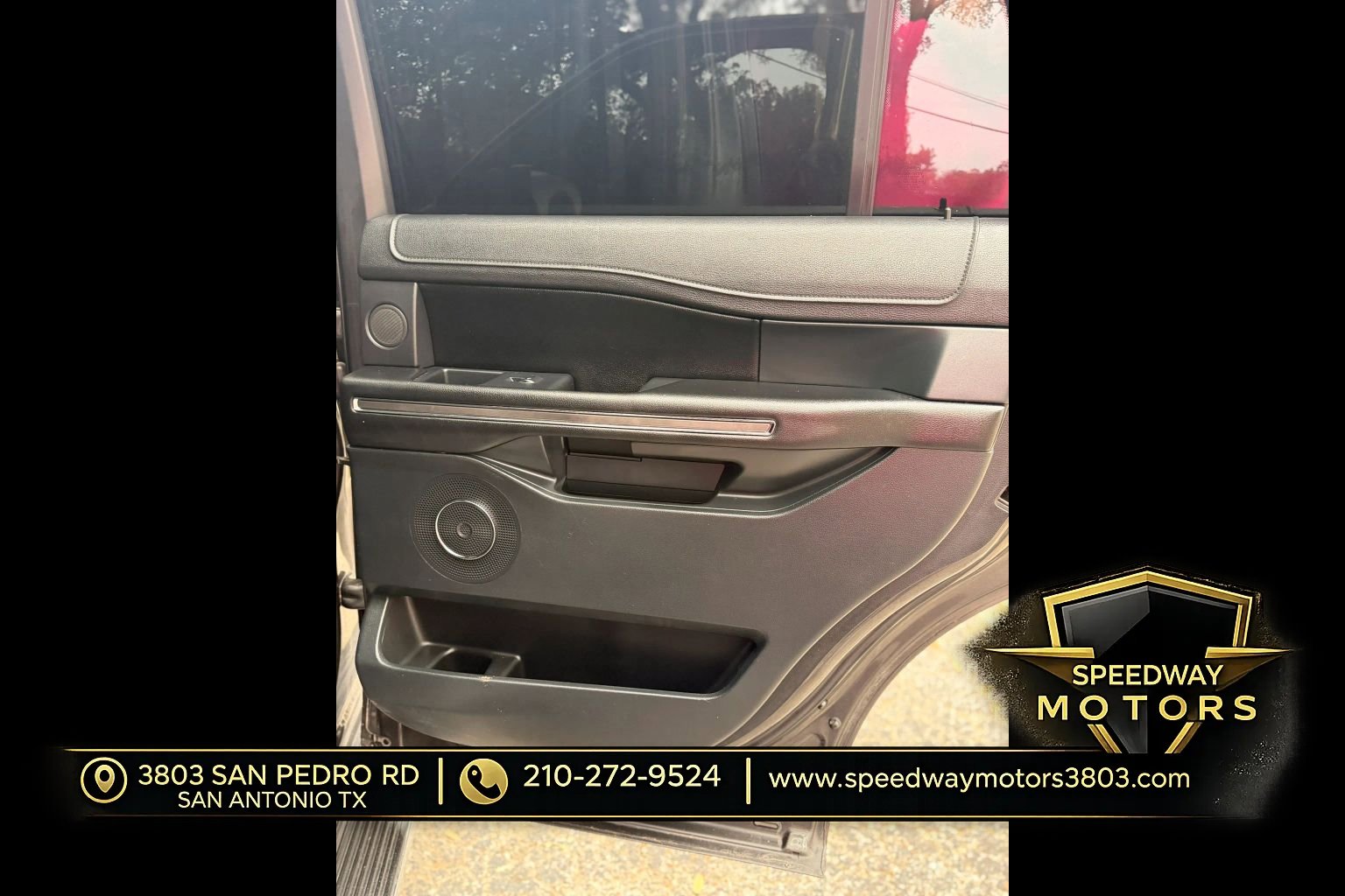 Used 2018 Ford Expedition XLT w/ Equipment Group 202A RWD image 21