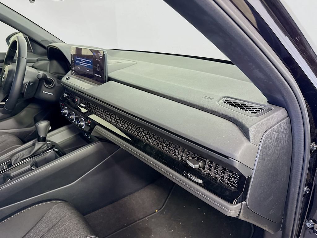 Used 2025 Honda Accord Sport image 28