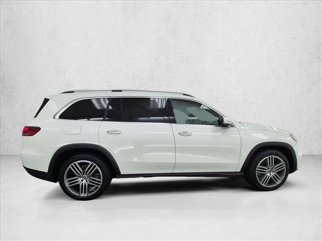 Used 2025 Mercedes-Benz GLS 450 4MATIC image 4