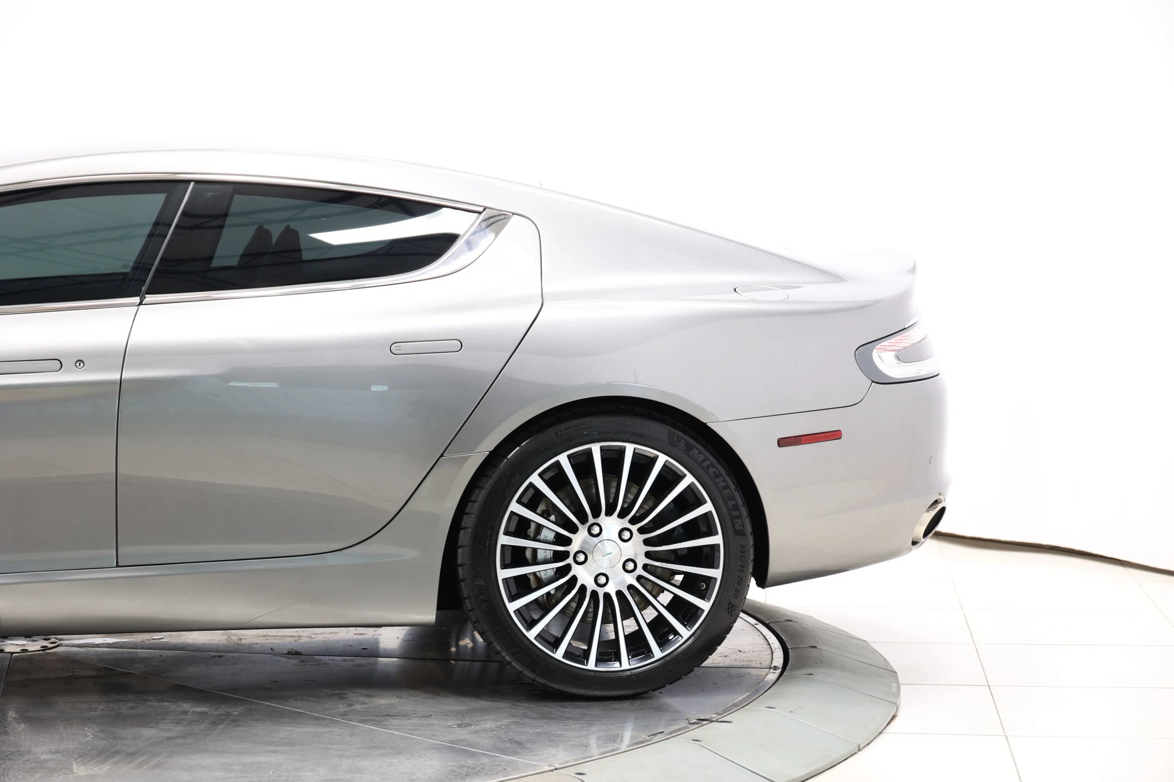 Used 2015 Aston Martin Rapide S RWD image 10