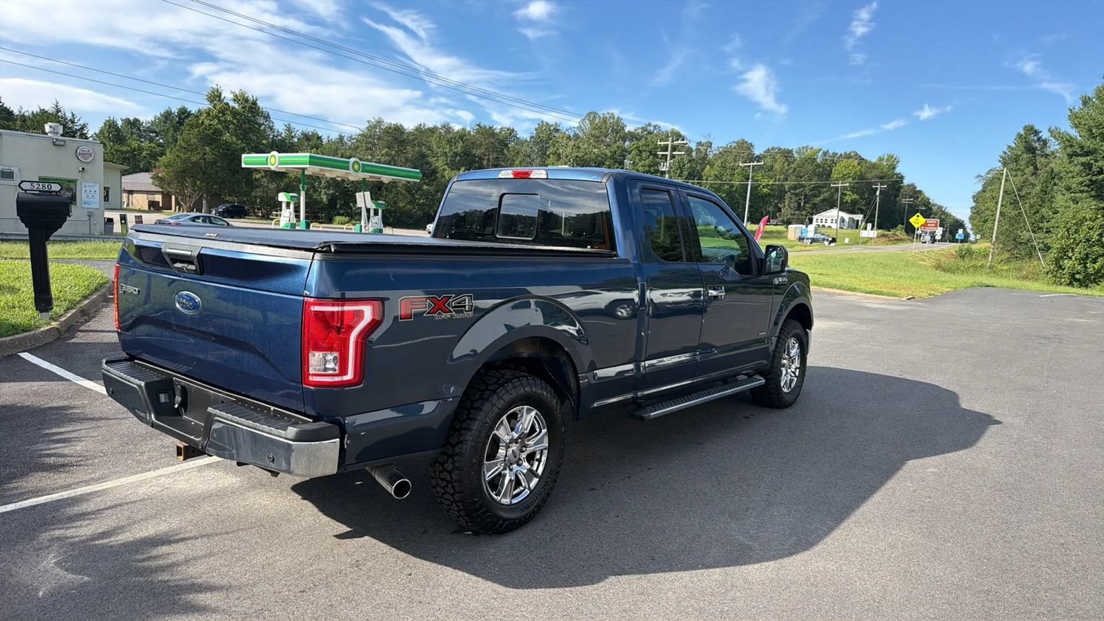 Used 2016 Ford F150 XLT w/ Equipment Group 302A Luxury AWD/4WD image 7