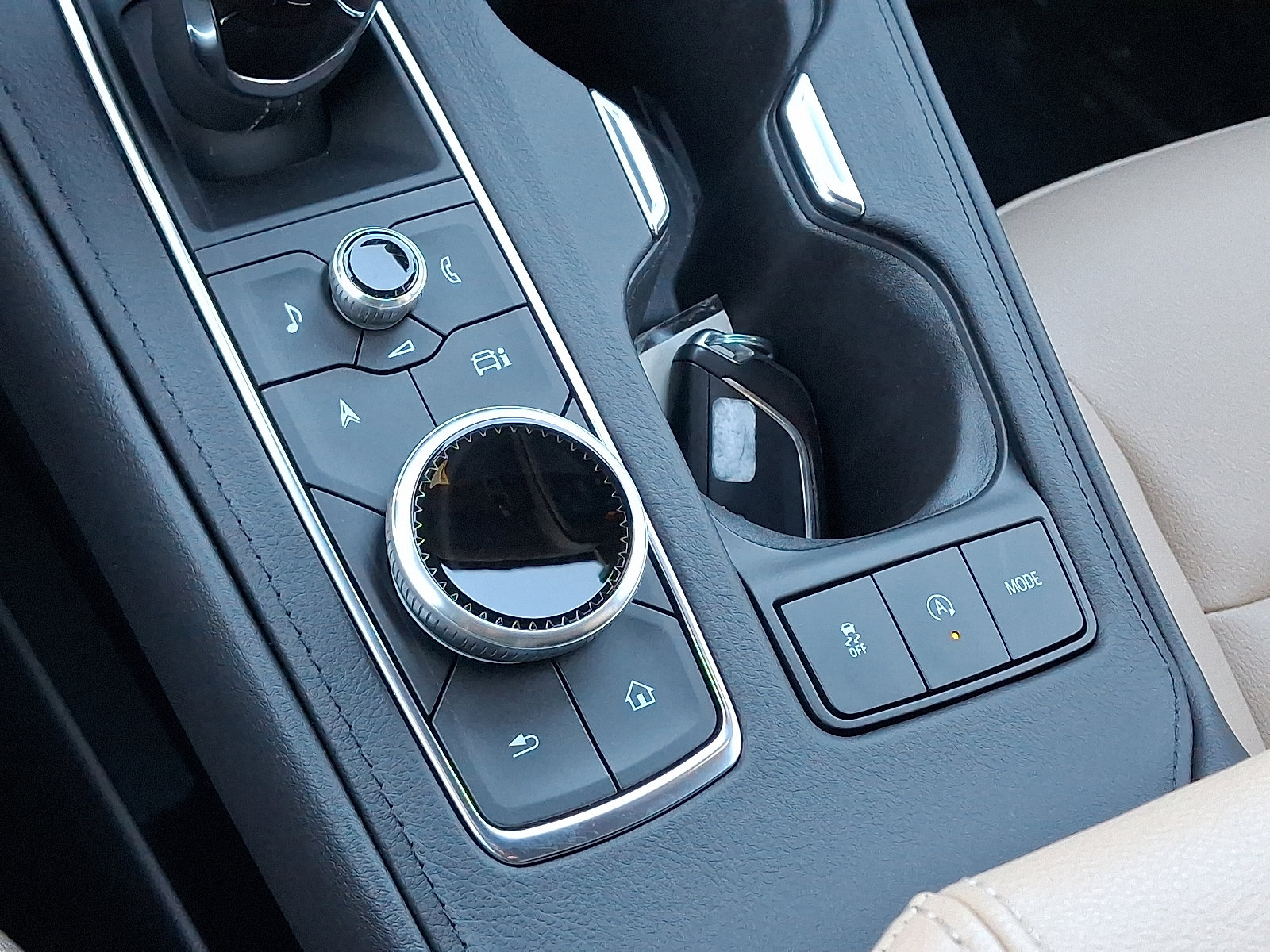 Used 2024 Cadillac XT4 Luxury w/ Cold Weather Package image 26