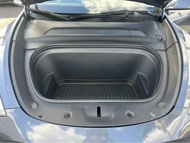 Used 2023 Tesla Model Y Long Range image 41