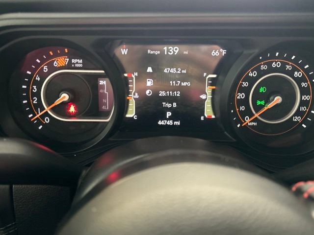 Used 2024 Jeep Wrangler Unlimited Rubicon w/ Technology Group AWD/4WD image 35