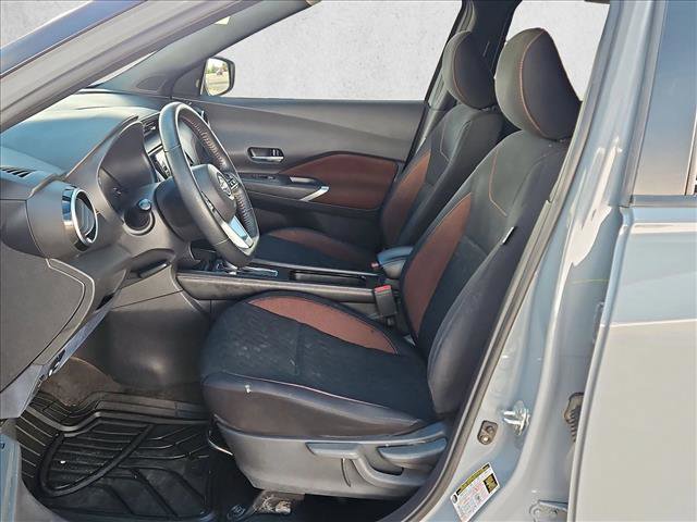 Used 2022 Nissan Kicks SR w/ Interior Electronics Package FWD image 15