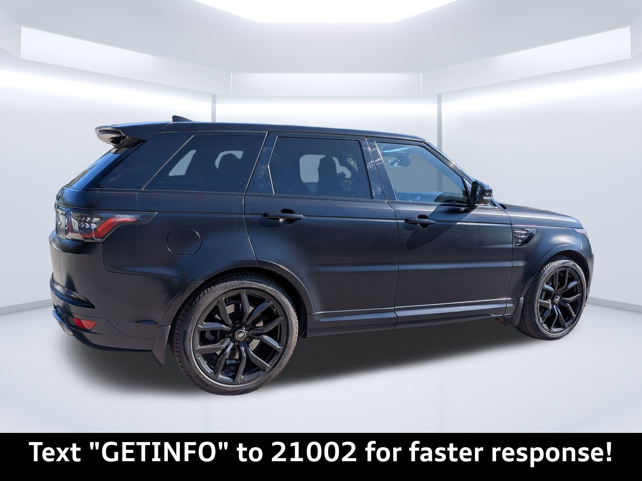 Used 2021 Land Rover Range Rover Sport SVR image 3