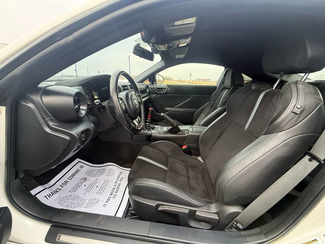 Used 2024 Toyota GR86 Premium image 9