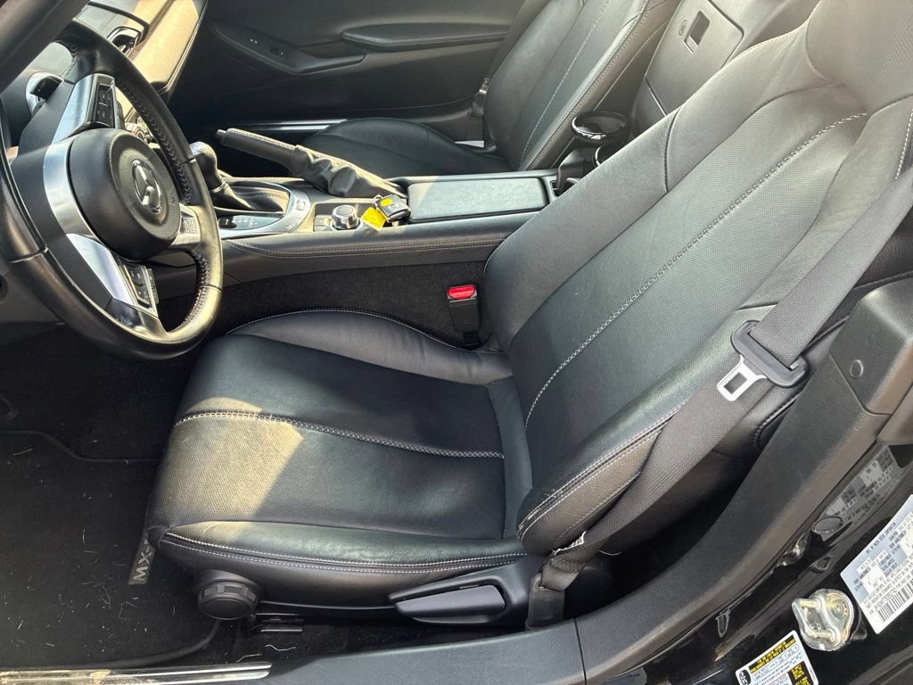 Used 2025 MAZDA MX-5 Miata RF Grand Touring RWD image 9