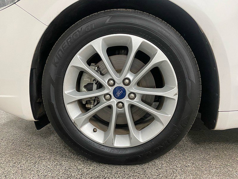 Used 2020 Ford Fusion Energi Titanium image 27