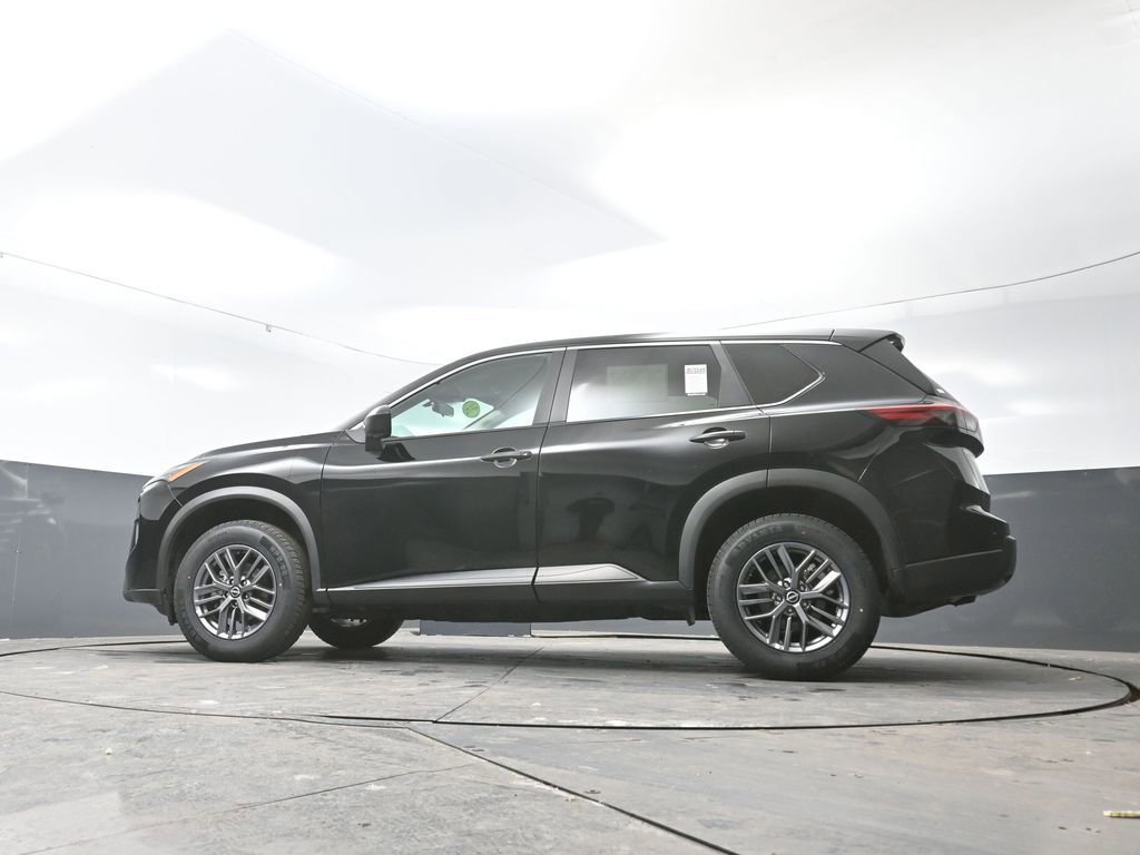 Used 2024 Nissan Rogue S image 30