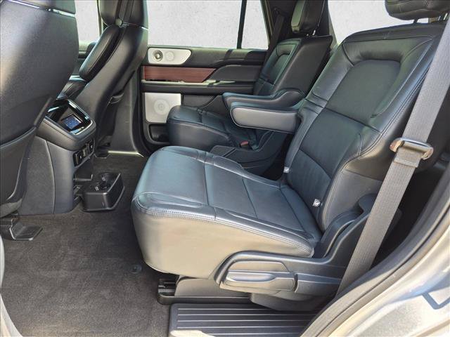 Used 2023 Lincoln Navigator Reserve AWD/4WD image 19
