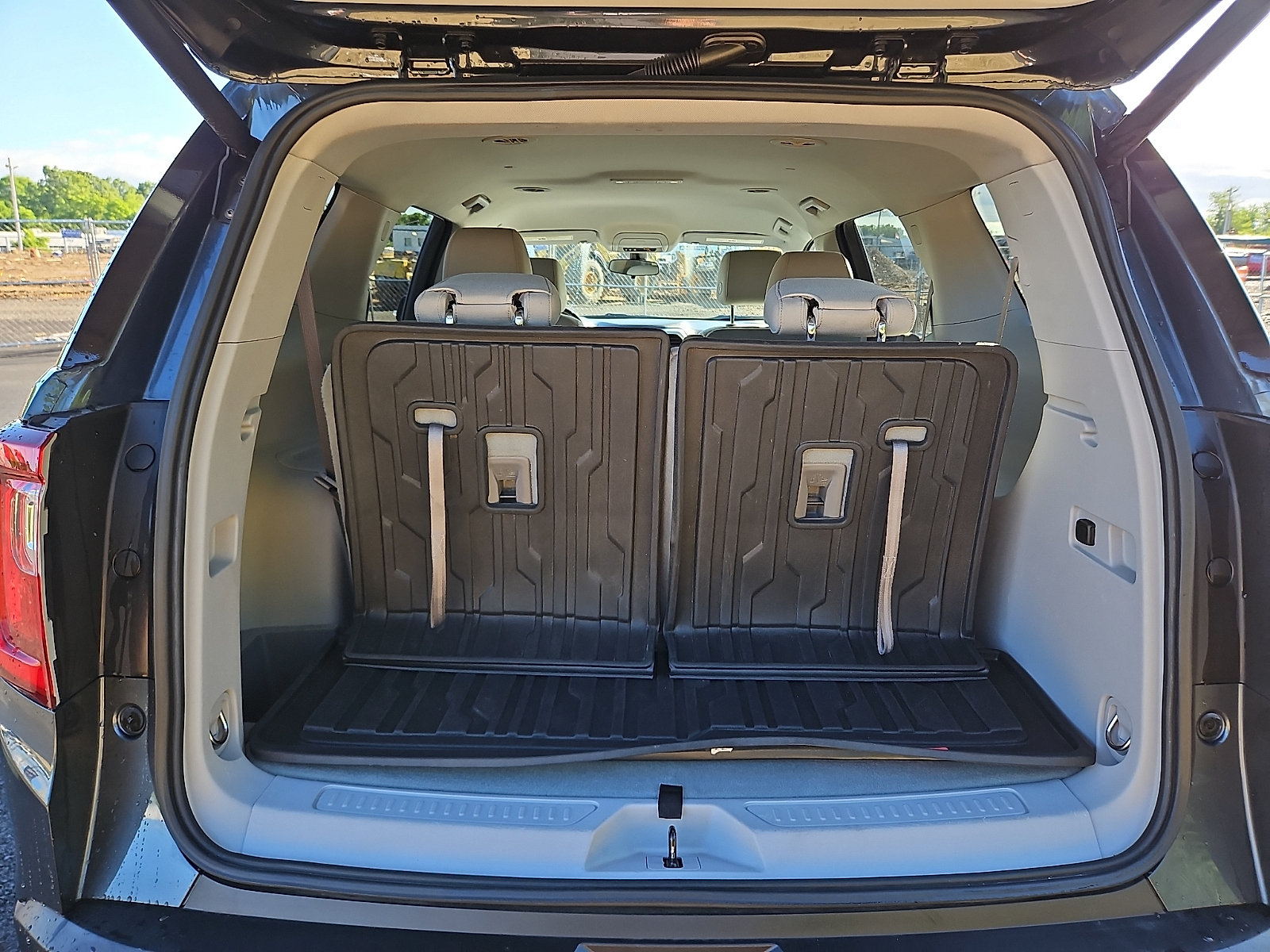 Used 2020 GMC Acadia SLE w/ Driver Convenience Package FWD image 28