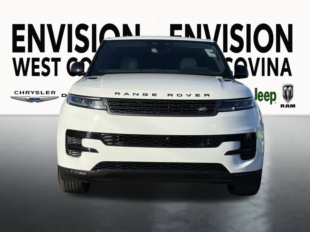 Used 2024 Land Rover Range Rover Sport SE image 3