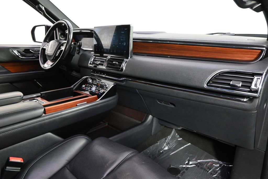 Certified 2023 Lincoln Navigator Reserve AWD/4WD image 15
