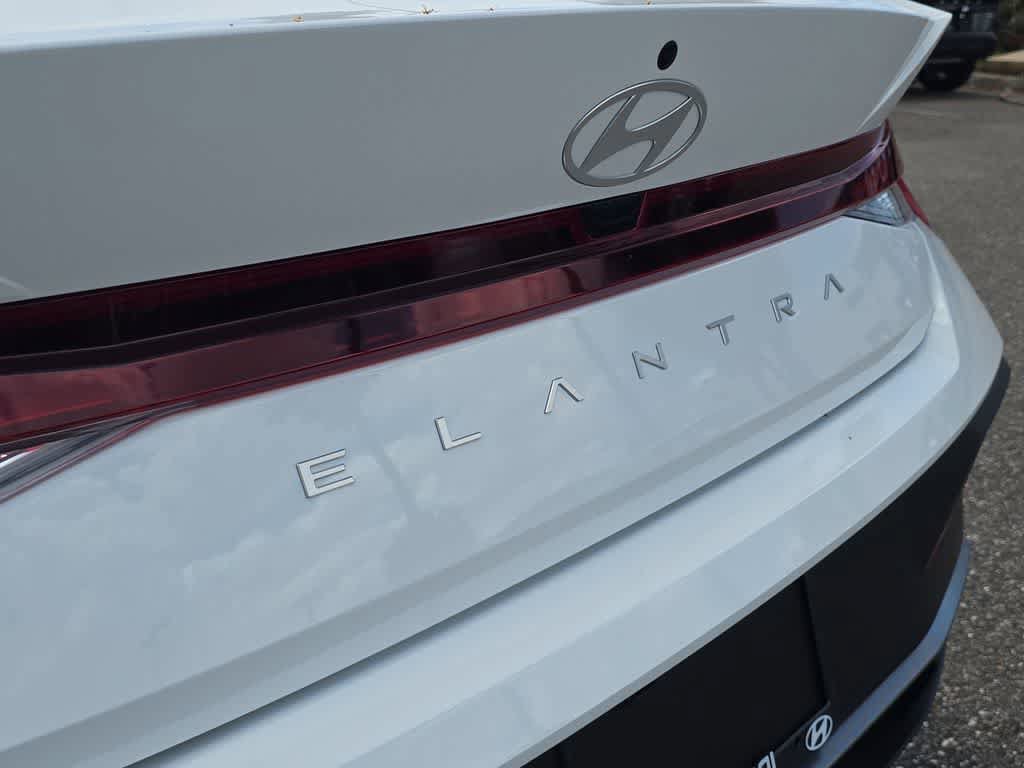 New 2026 Hyundai Elantra SE FWD image 13