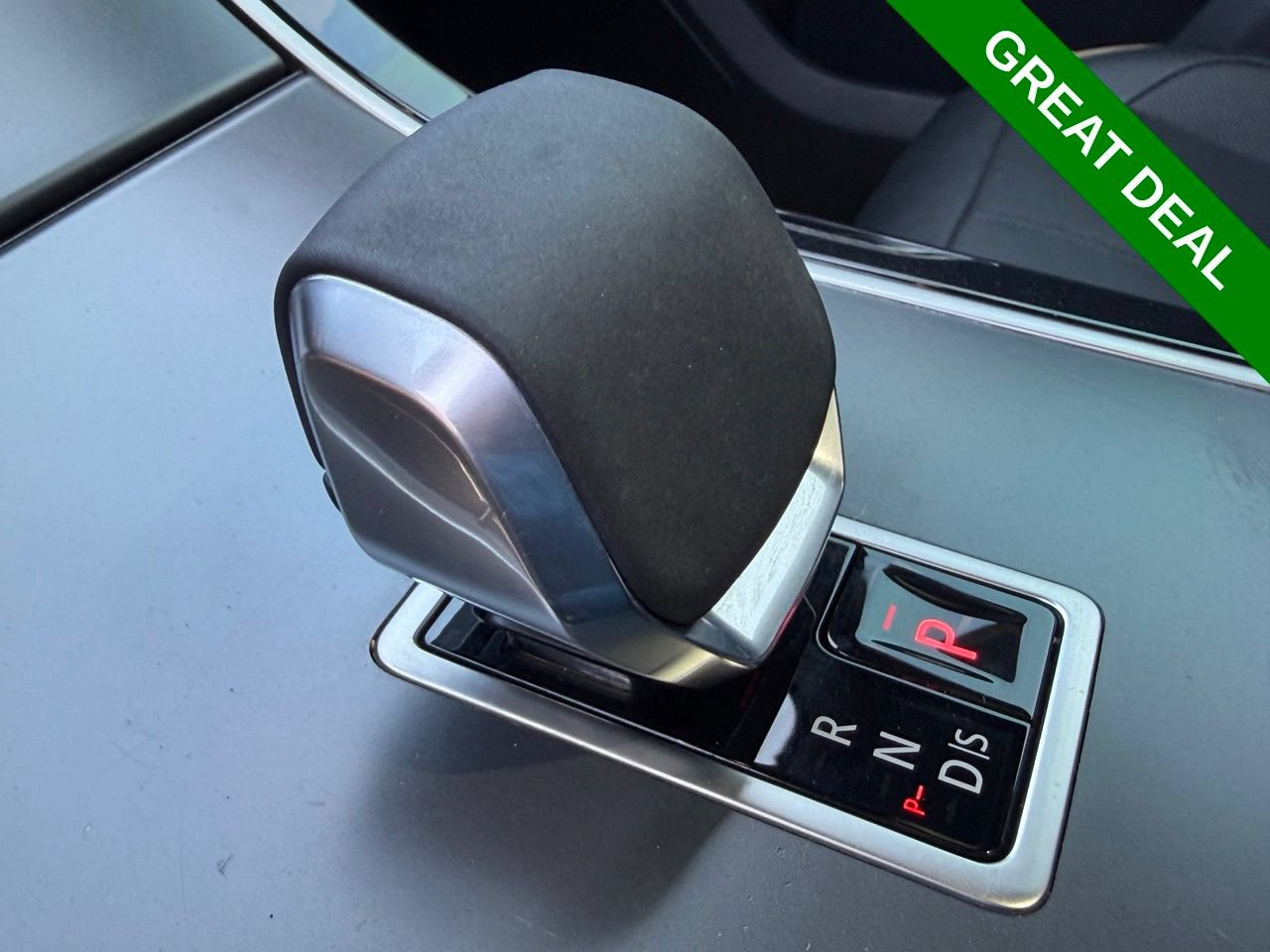 Used 2025 Land Rover Range Rover Velar Dynamic SE AWD/4WD image 22