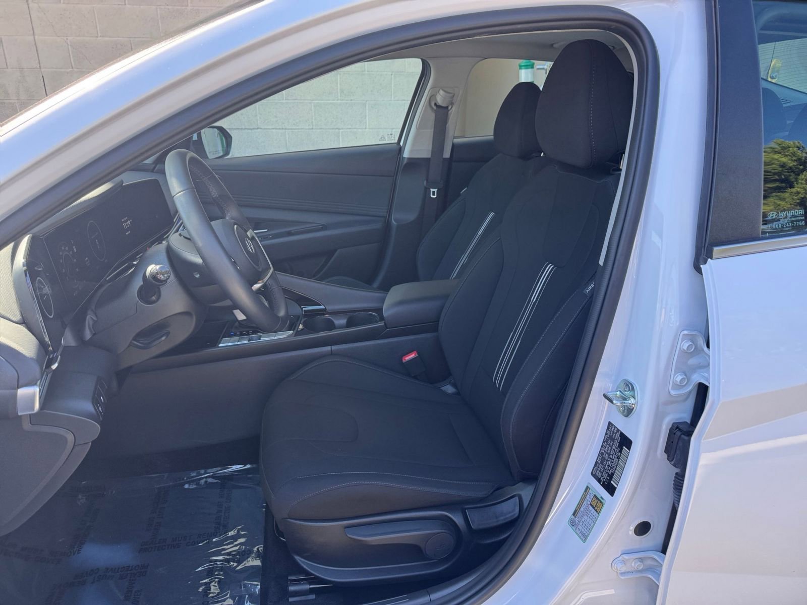 Used 2025 Hyundai Elantra SEL FWD image 28