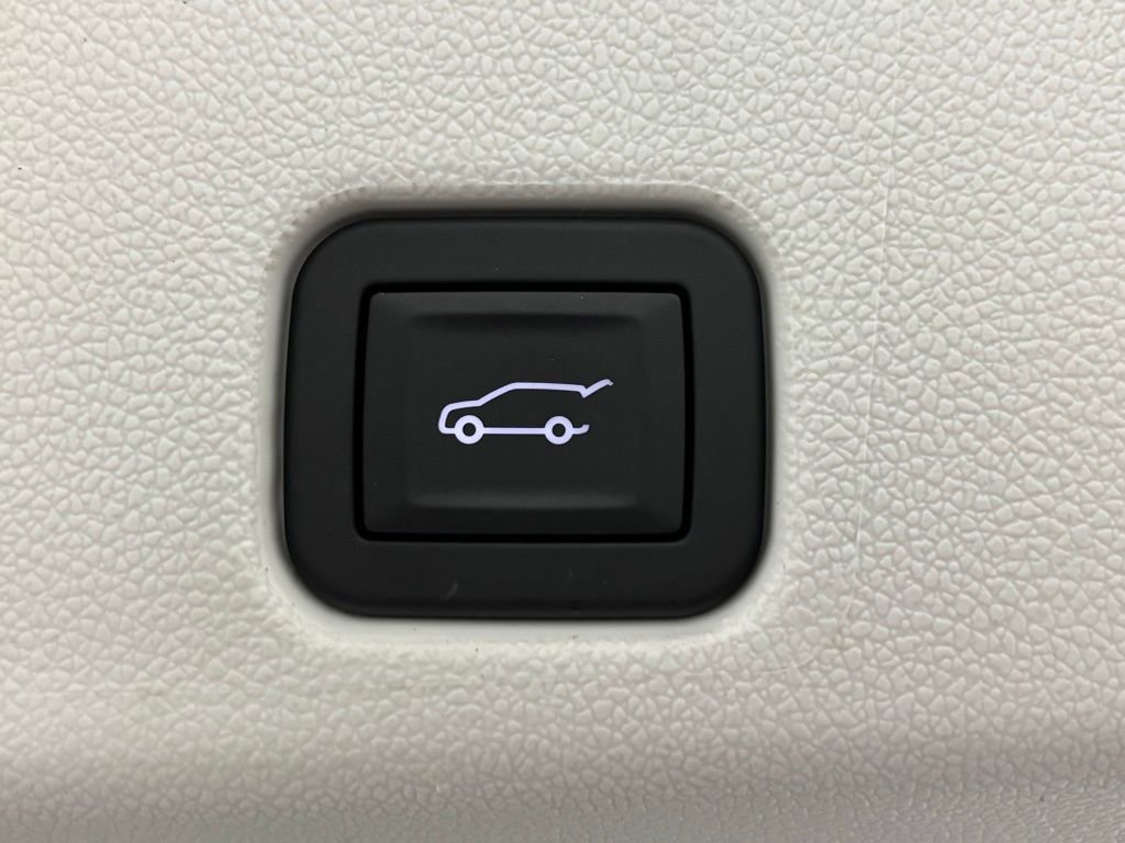 New 2026 Buick Enclave Avenir image 13