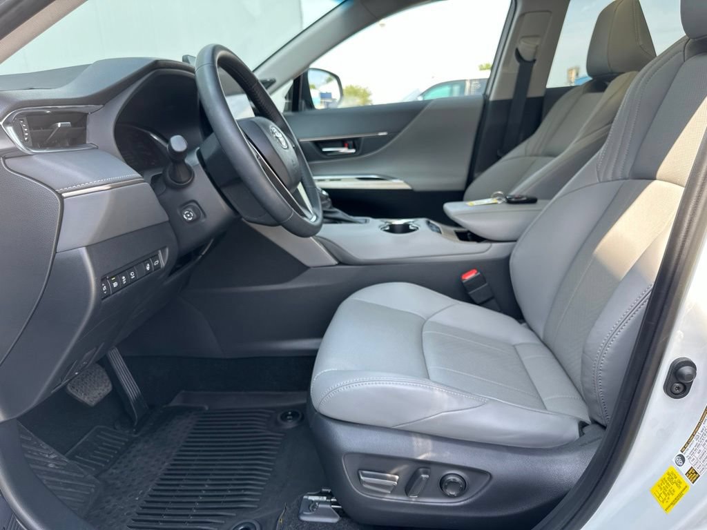 Used 2024 Toyota Venza Limited AWD/4WD image 14