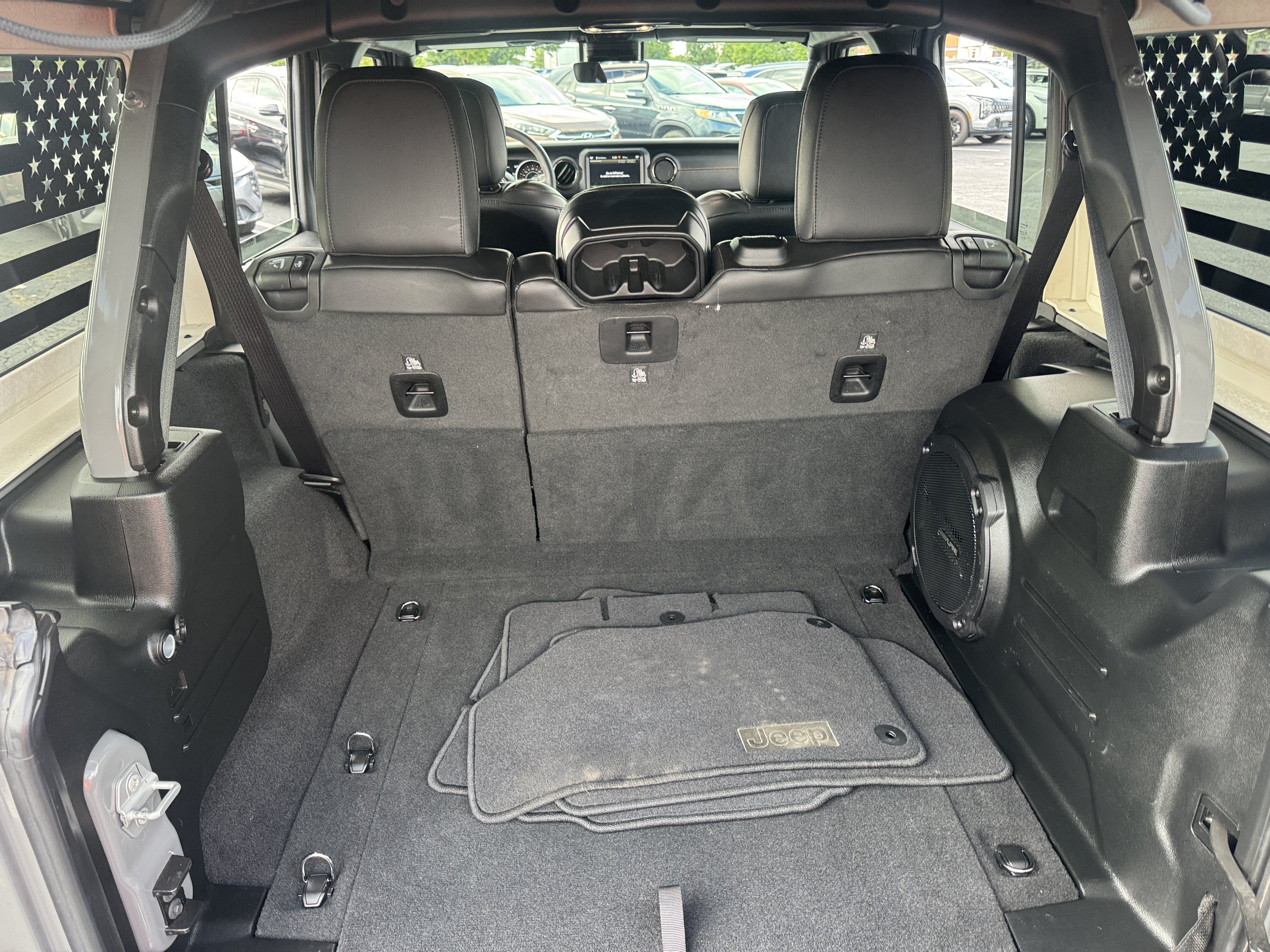 Used 2023 Jeep Wrangler Unlimited Sahara AWD/4WD image 13