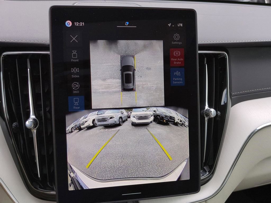 New 2026 Volvo XC60 B5 Ultra w/ Protection Package Premier AWD/4WD image 17