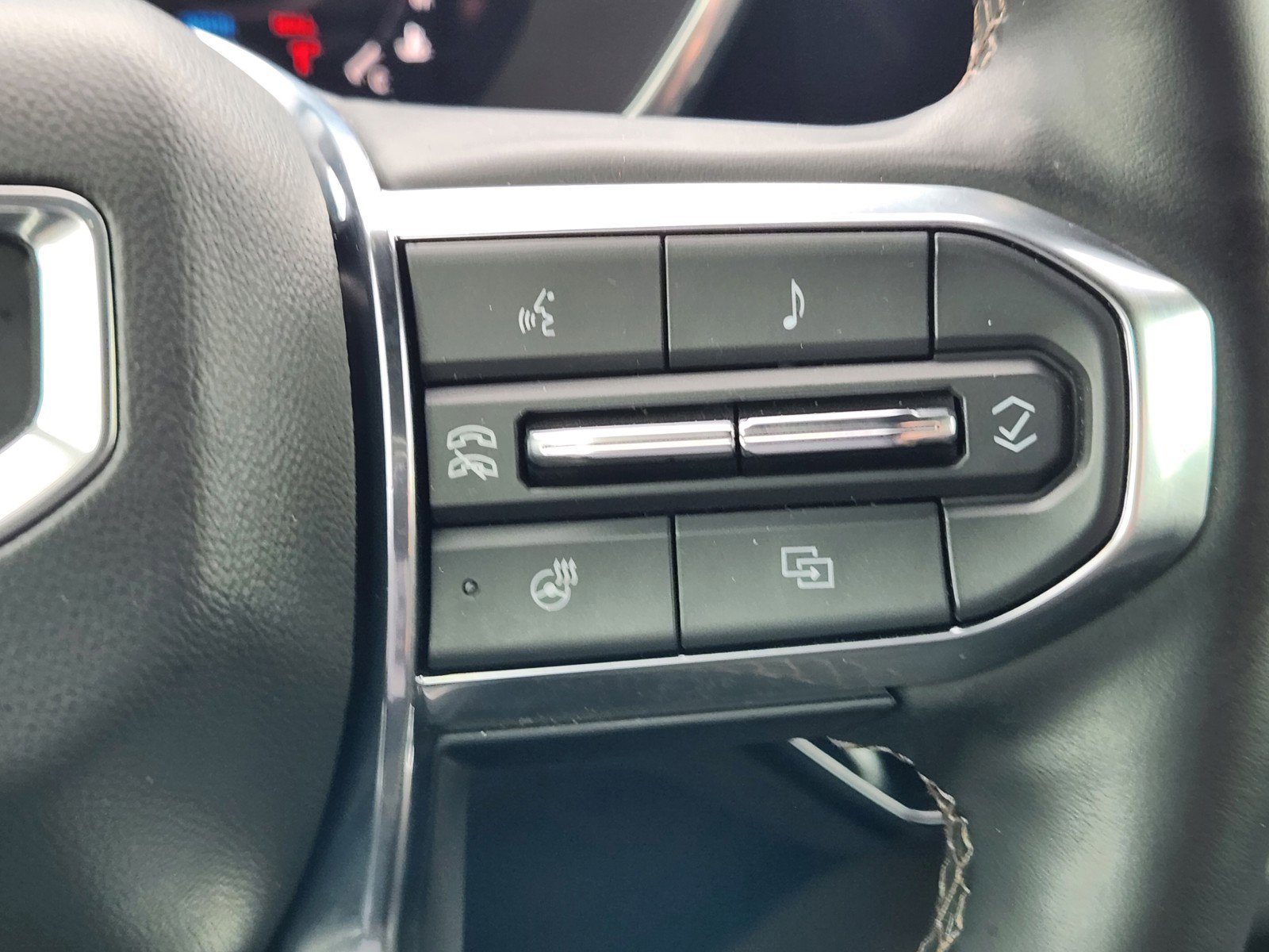 Certified 2025 GMC Canyon Denali image 23