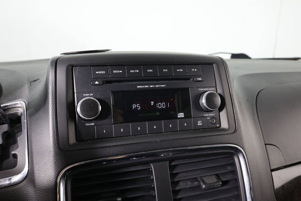 Used 2017 Dodge Grand Caravan SE image 33