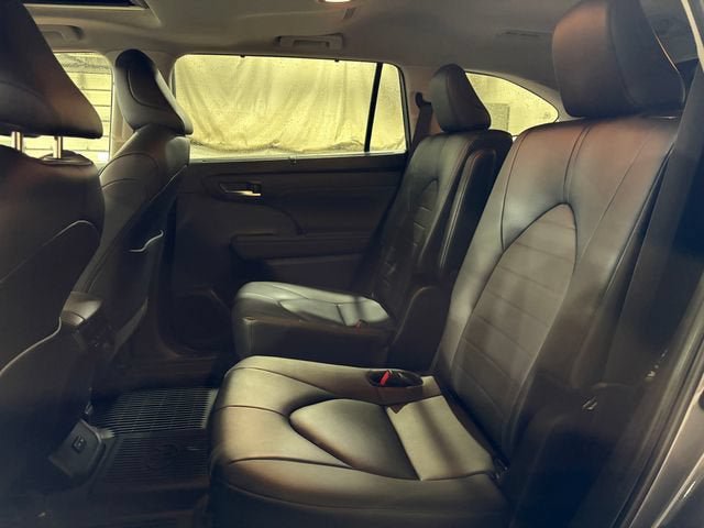 Certified 2024 Toyota Highlander XLE AWD/4WD image 24