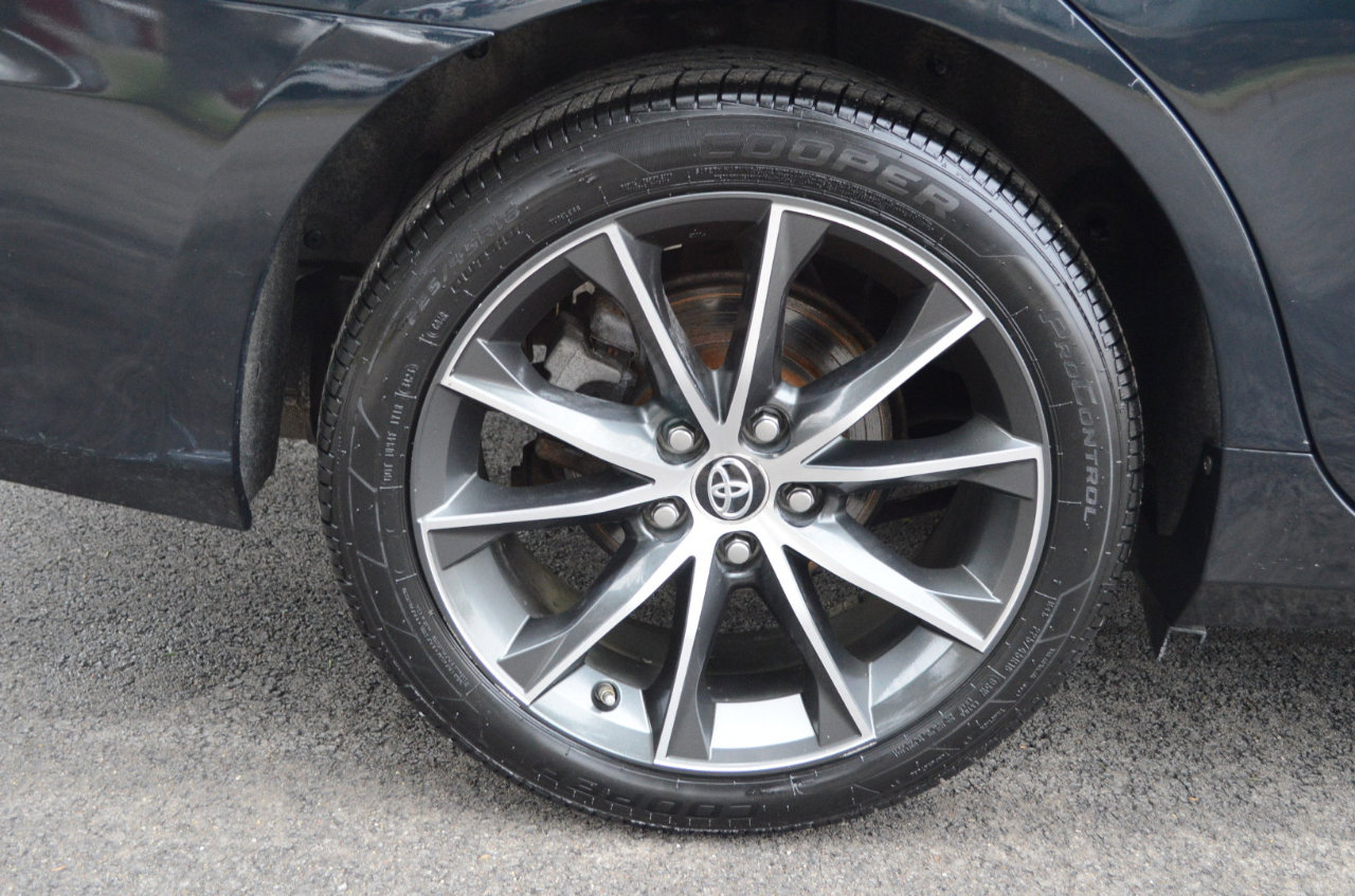 Used 2015 Toyota Camry XSE image 11