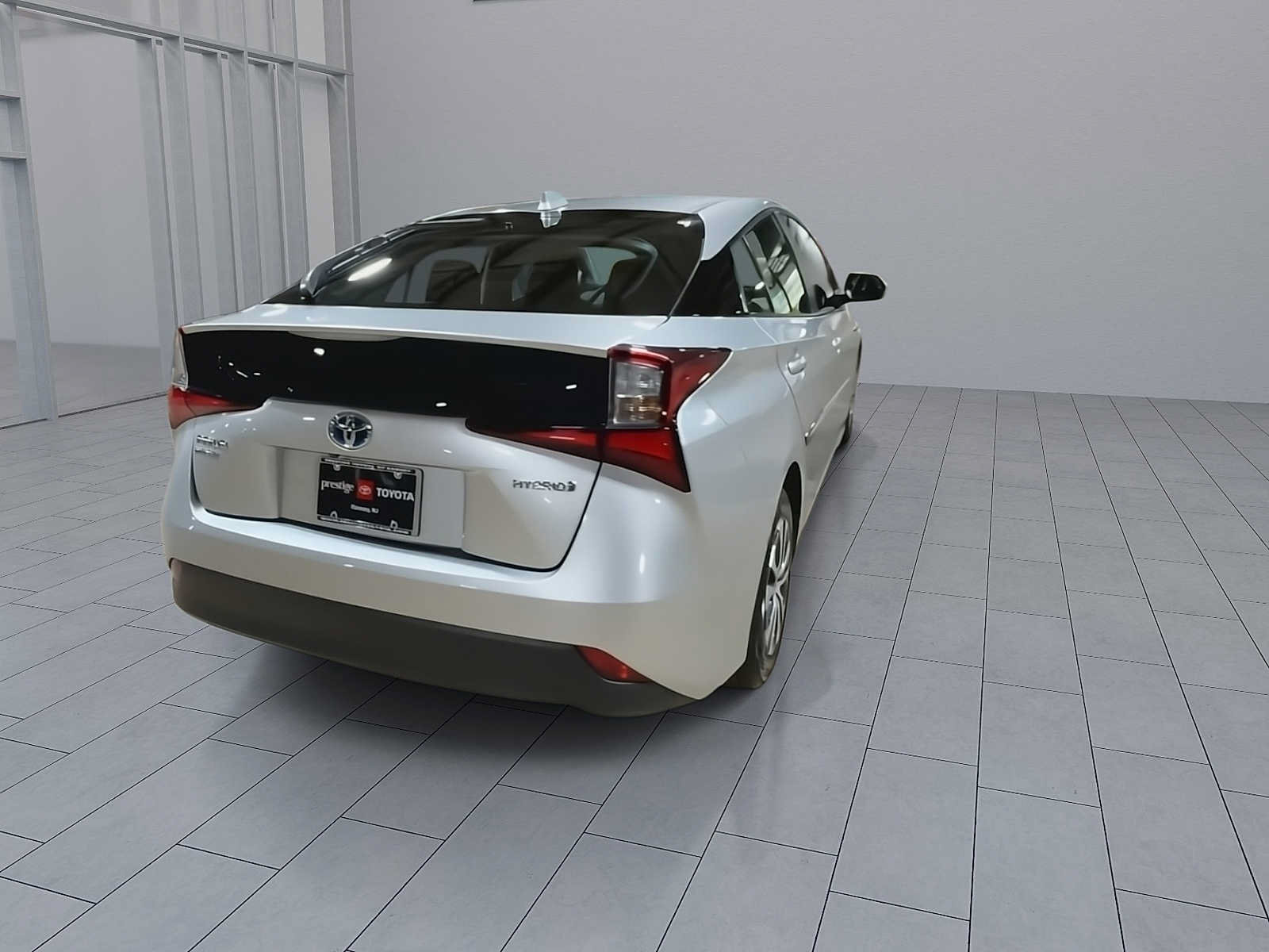 Used 2022 Toyota Prius LE AWD/4WD image 8
