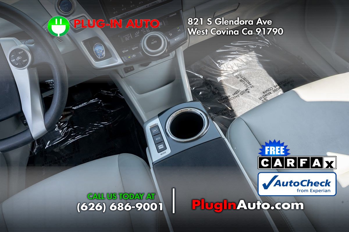 Used 2012 Toyota Prius V Five image 15