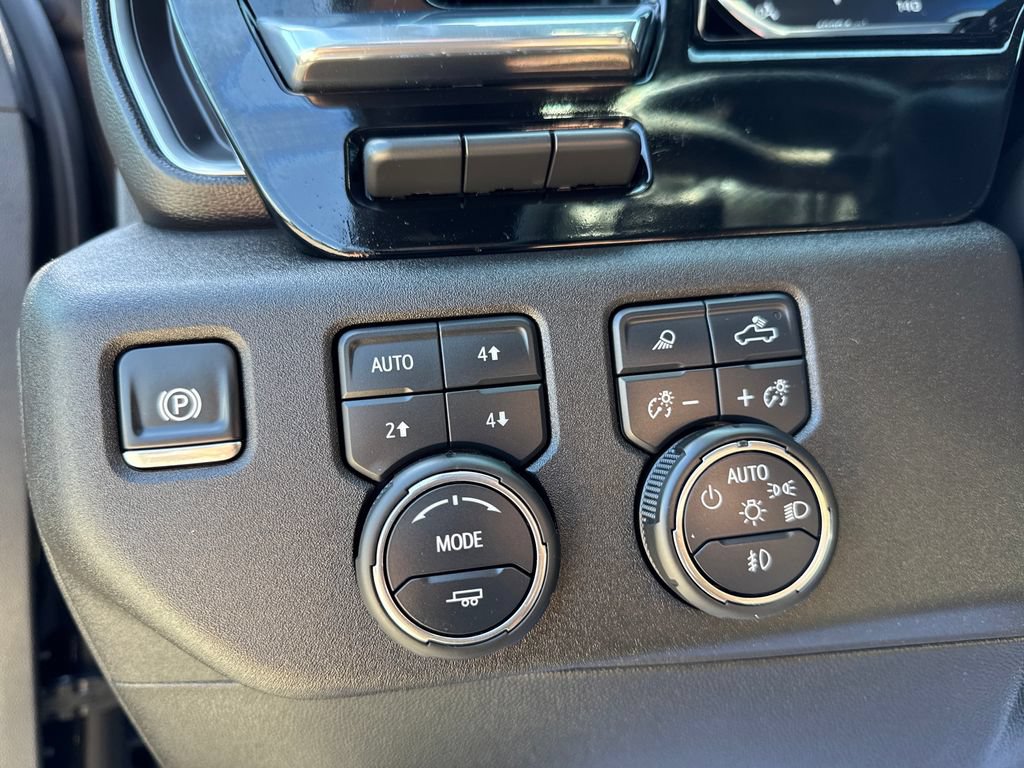 Used 2025 Chevrolet Silverado 1500 High Country w/ Midnight Edition AWD/4WD image 26