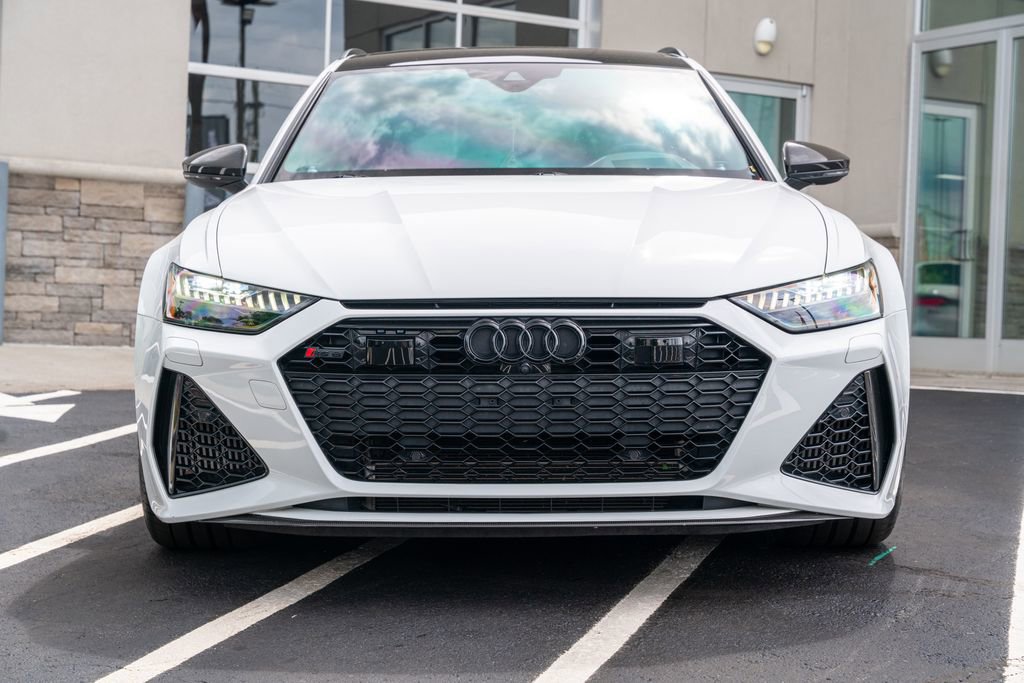 Used 2021 Audi RS 6 w/ Carbon Optic Package AWD/4WD image 4