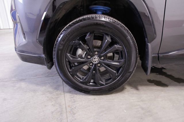 Used 2022 Toyota RAV4 SE w/ Convenience Package image 10