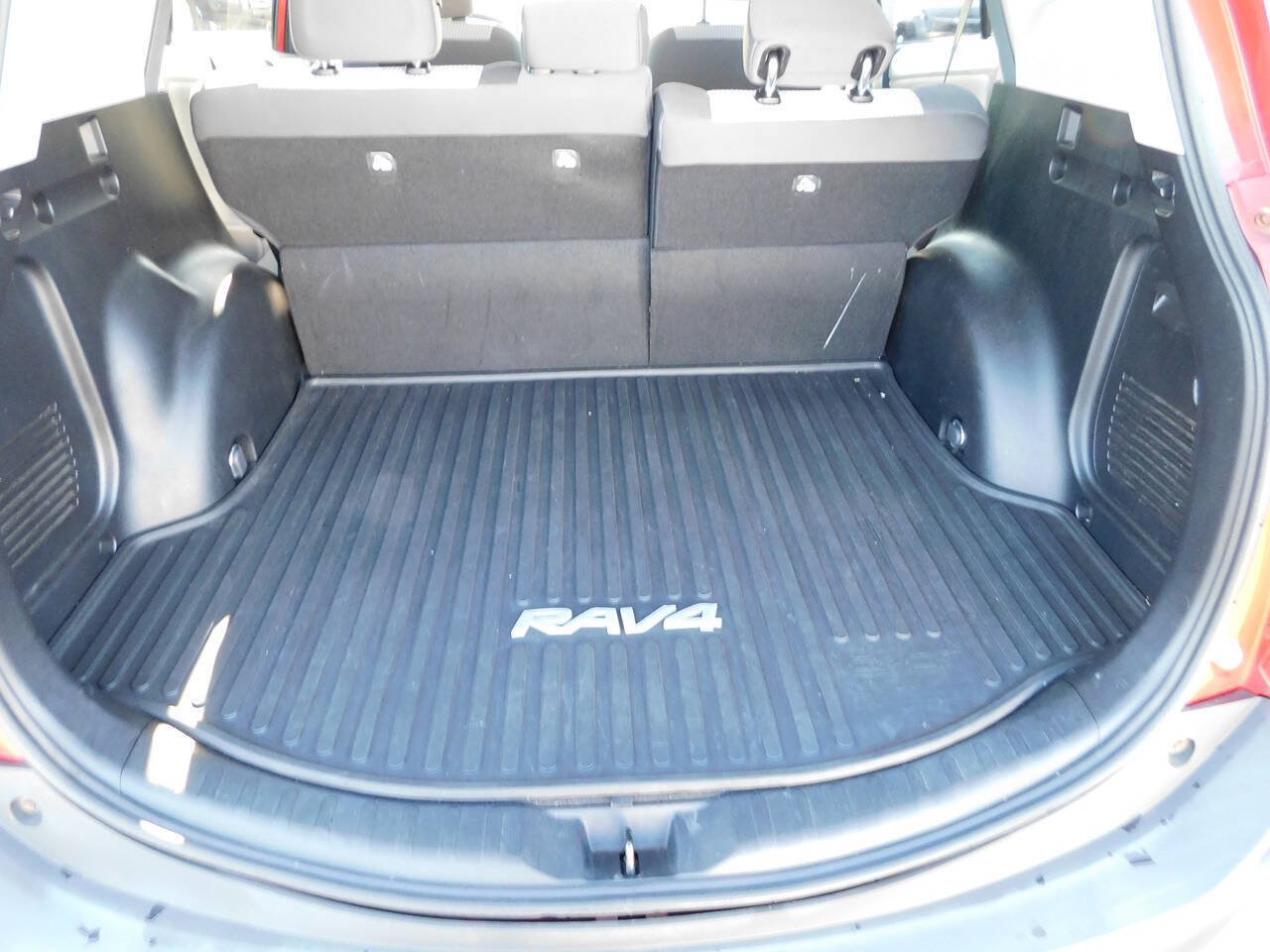 Used 2013 Toyota RAV4 LE AWD/4WD image 33