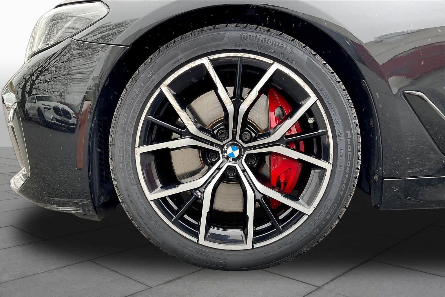 Used 2023 BMW M550i xDrive w/ Dynamic Handling Package AWD/4WD image 9