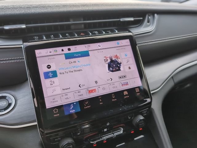 Used 2022 Jeep Grand Cherokee L Limited image 13