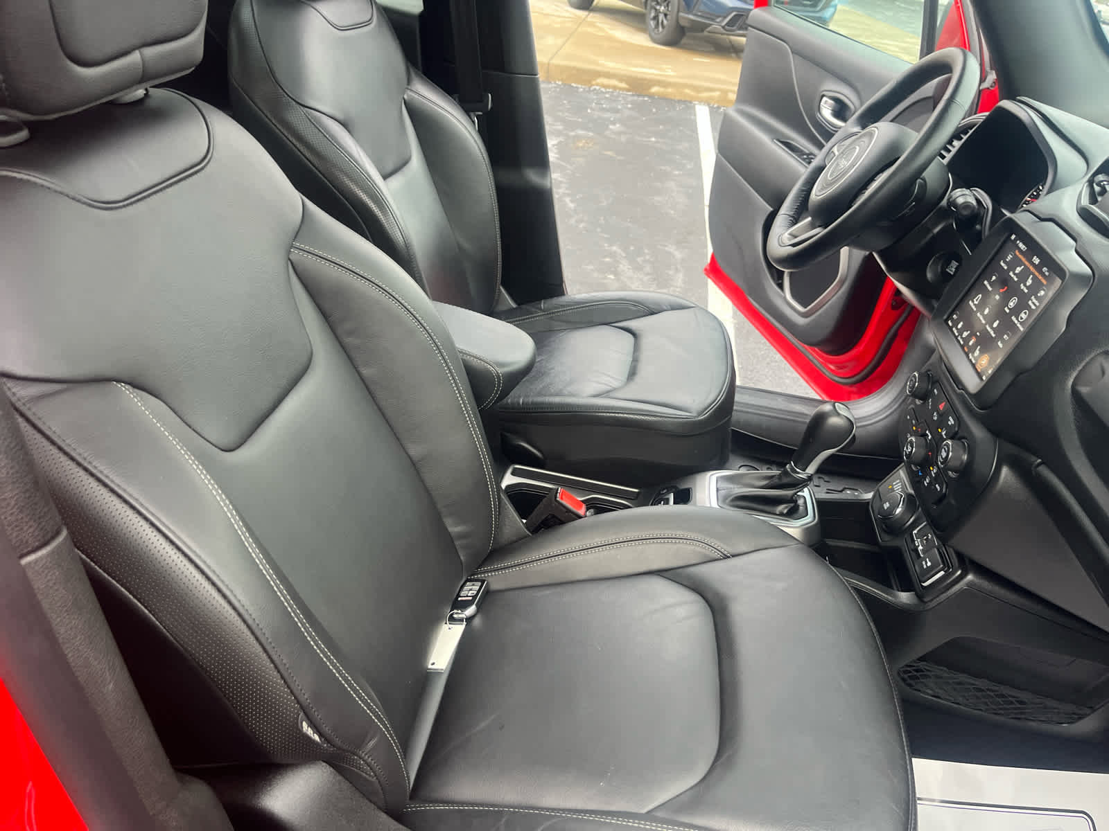 Used 2019 Jeep Renegade Limited w/ Quick Order Package 22P image 27