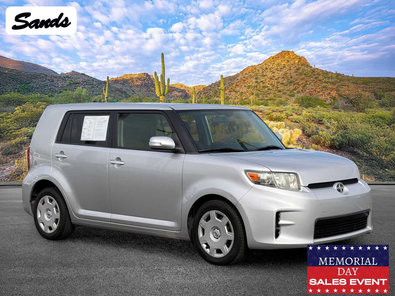 Used 2013 Scion xB FWD image 1