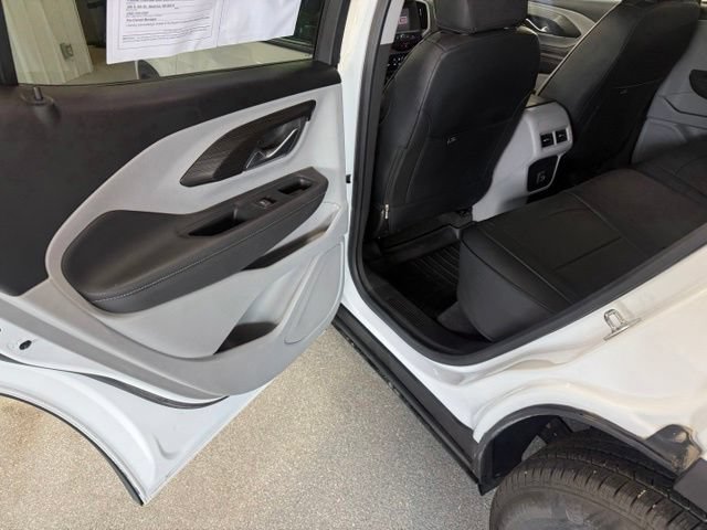 Used 2022 GMC Terrain SLE w/ Driver Convenience Package AWD/4WD image 17