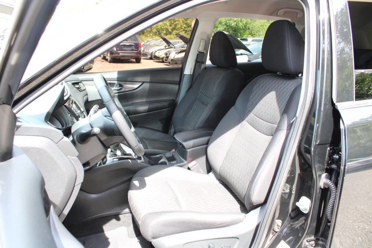 Used 2019 Nissan Rogue SV image 24