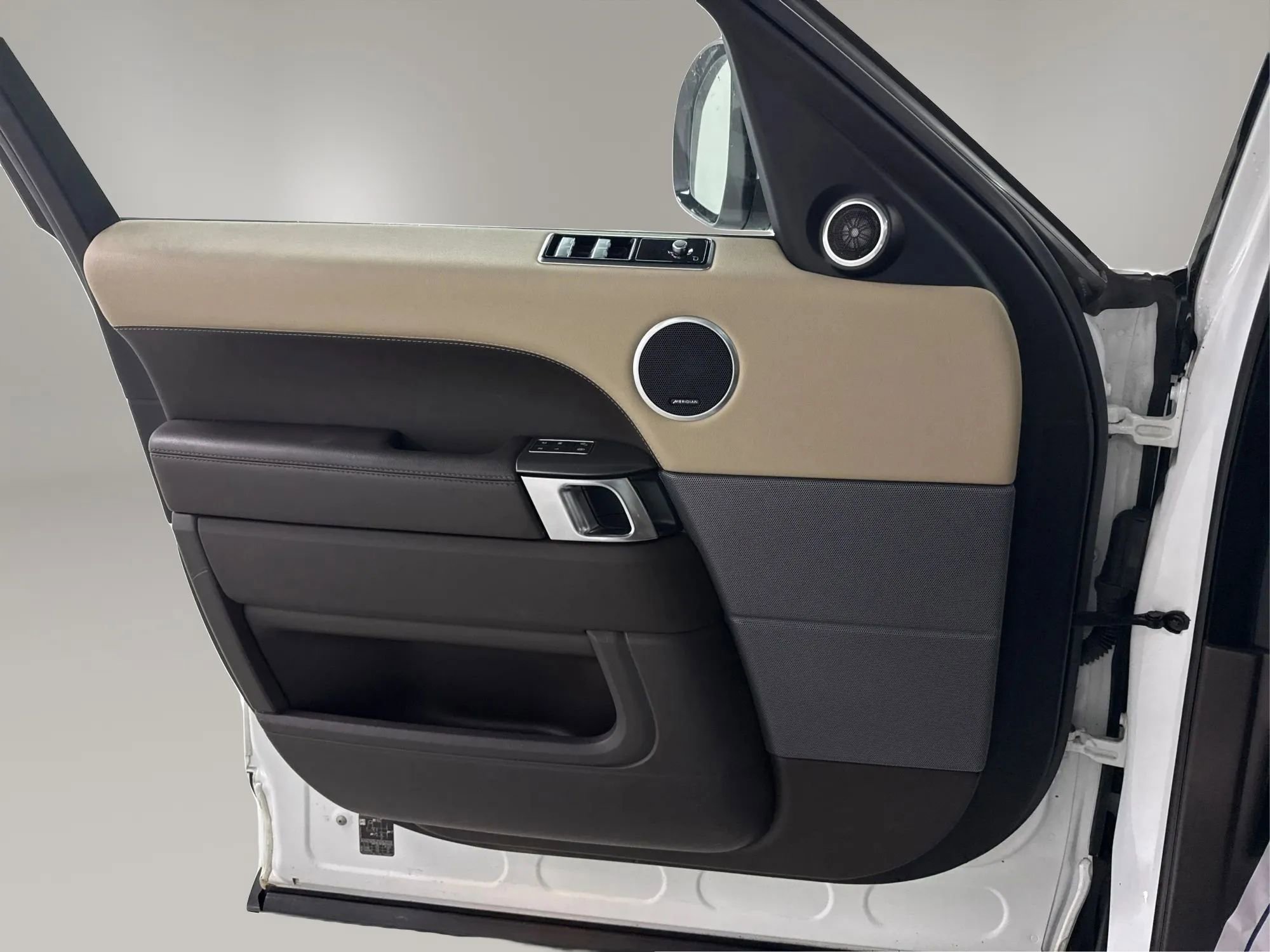 Used 2018 Land Rover Range Rover Sport SE image 21