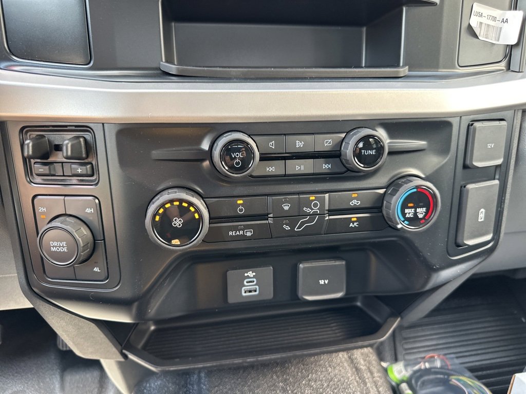 Used 2024 Ford F550 4x4 SuperCab Super Duty image 14