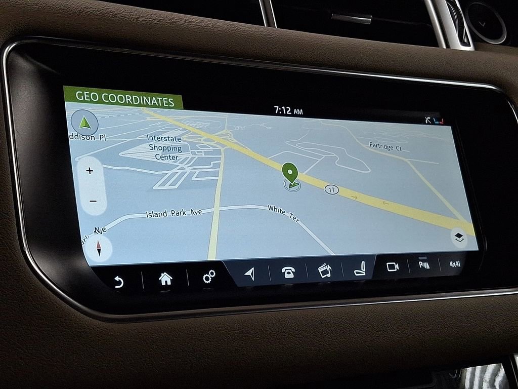 Used 2017 Land Rover Range Rover Sport HSE image 16