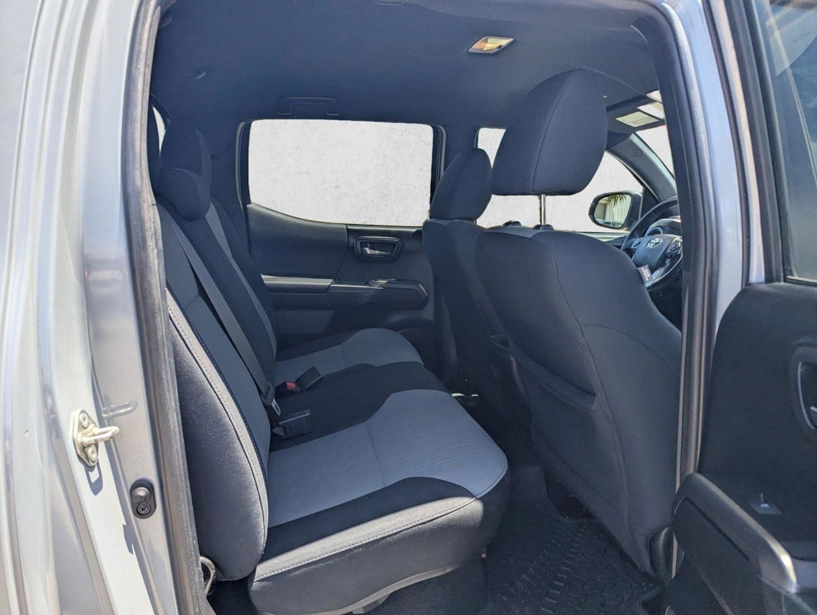 Used 2020 Toyota Tacoma TRD Off-Road AWD/4WD image 17
