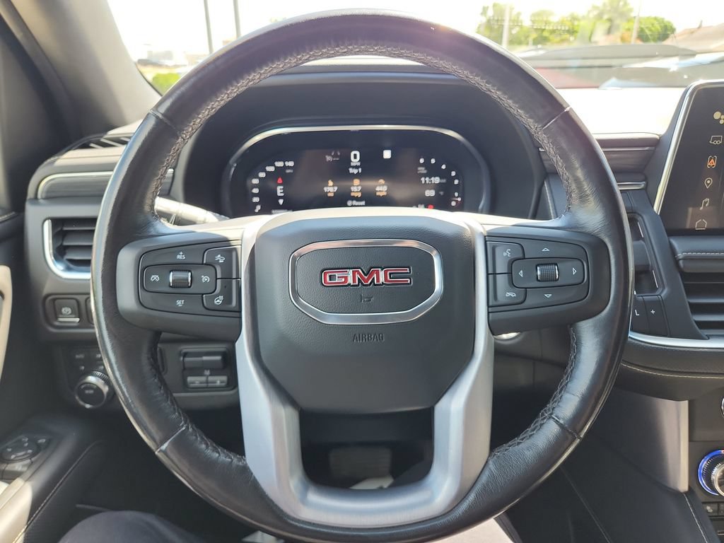 Certified 2022 GMC Yukon XL SLT w/ SLT Premium Package AWD/4WD image 18