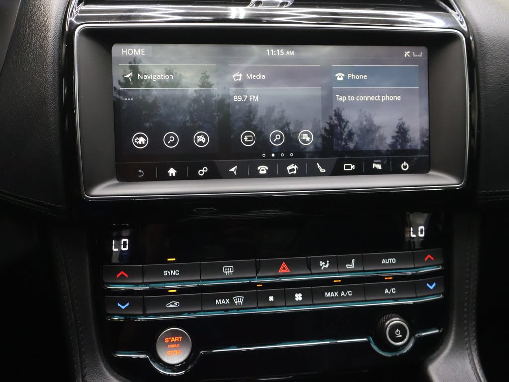 Used 2020 Jaguar F-PACE Prestige AWD/4WD image 23