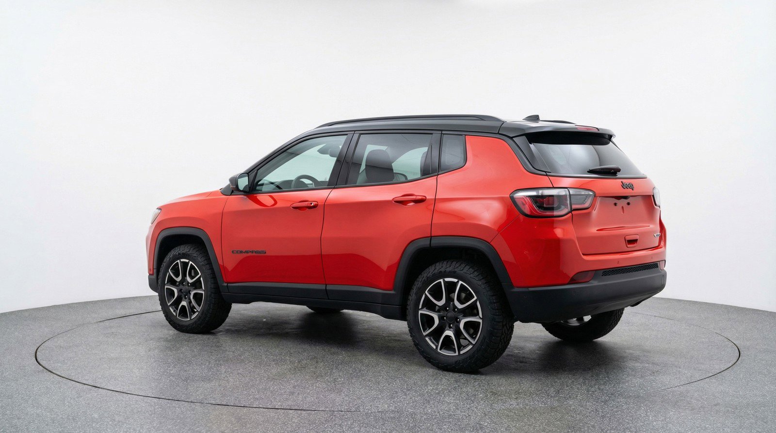 Used 2025 Jeep Compass Trailhawk image 9