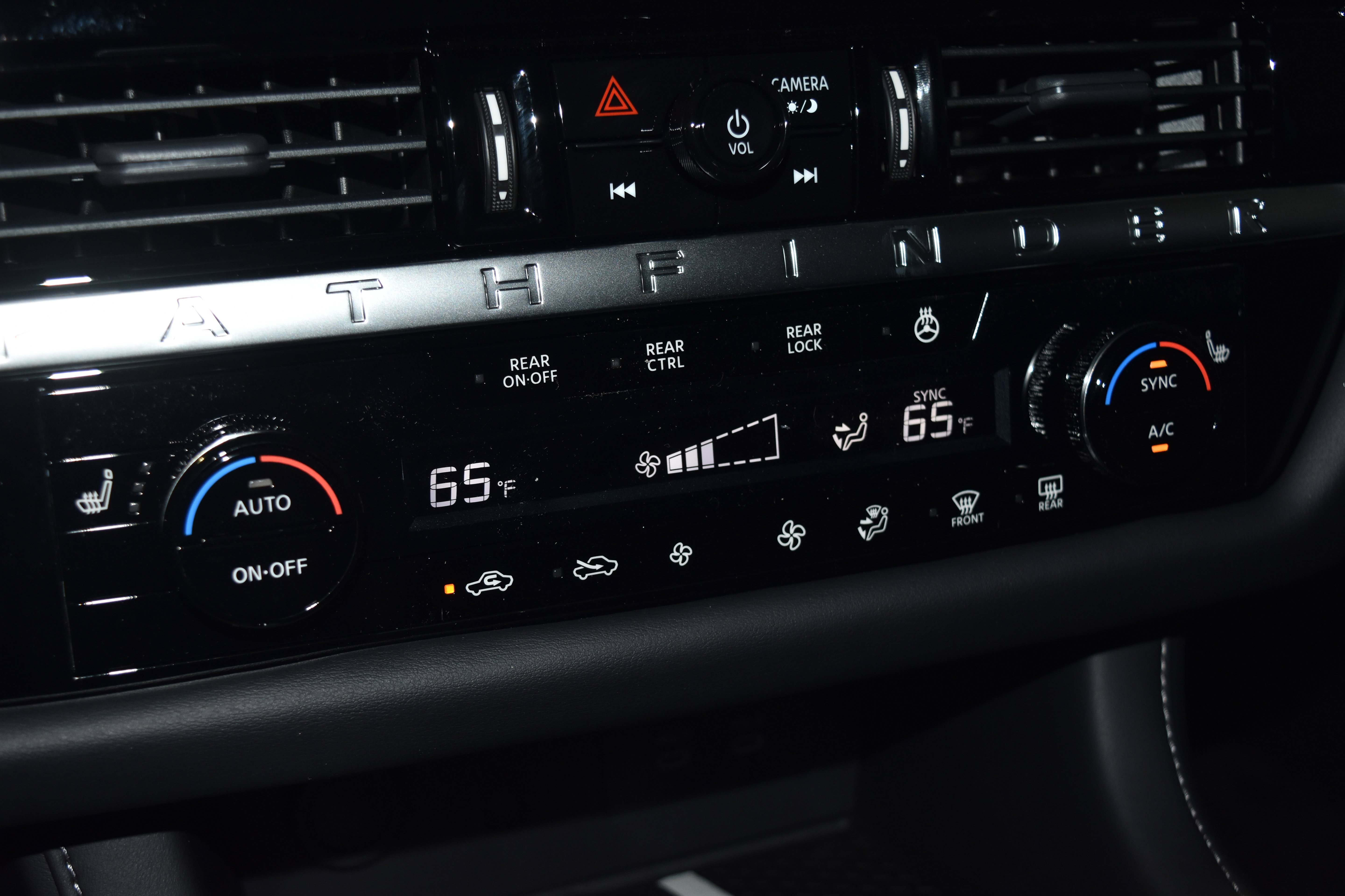 New 2026 Nissan Pathfinder SL AWD/4WD image 11