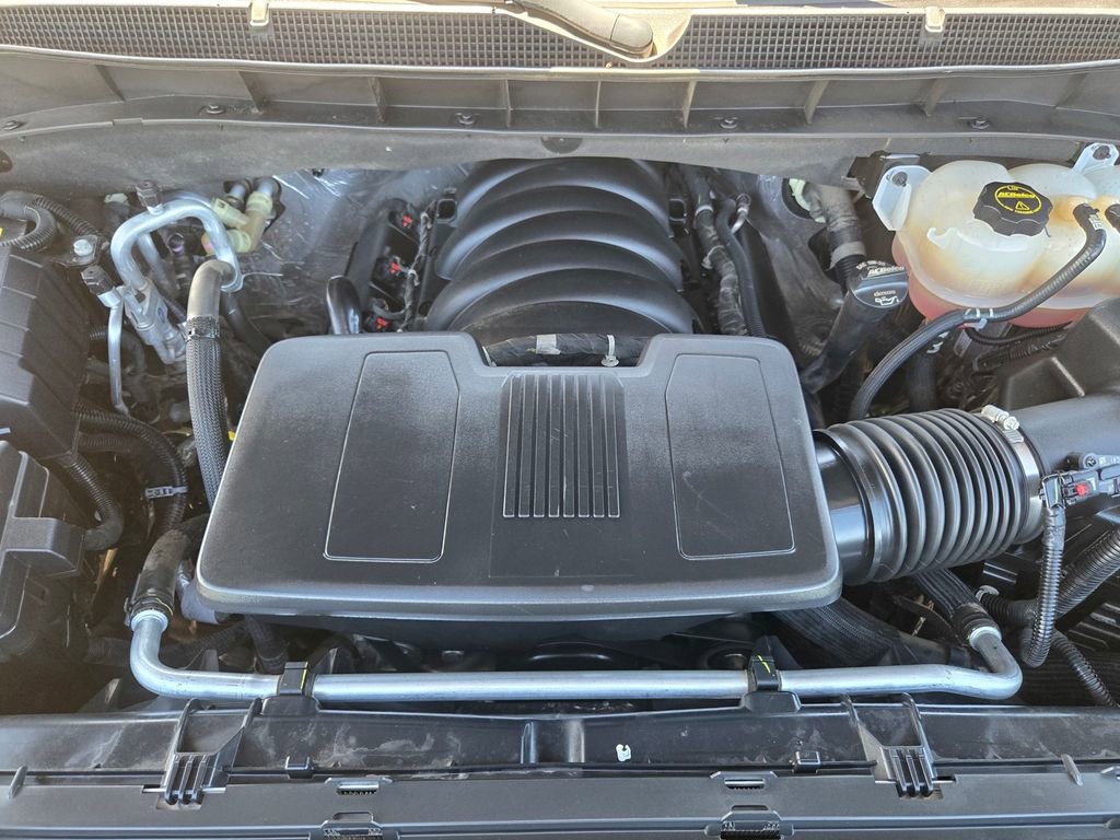 Used 2024 Chevrolet Suburban LT AWD/4WD image 32